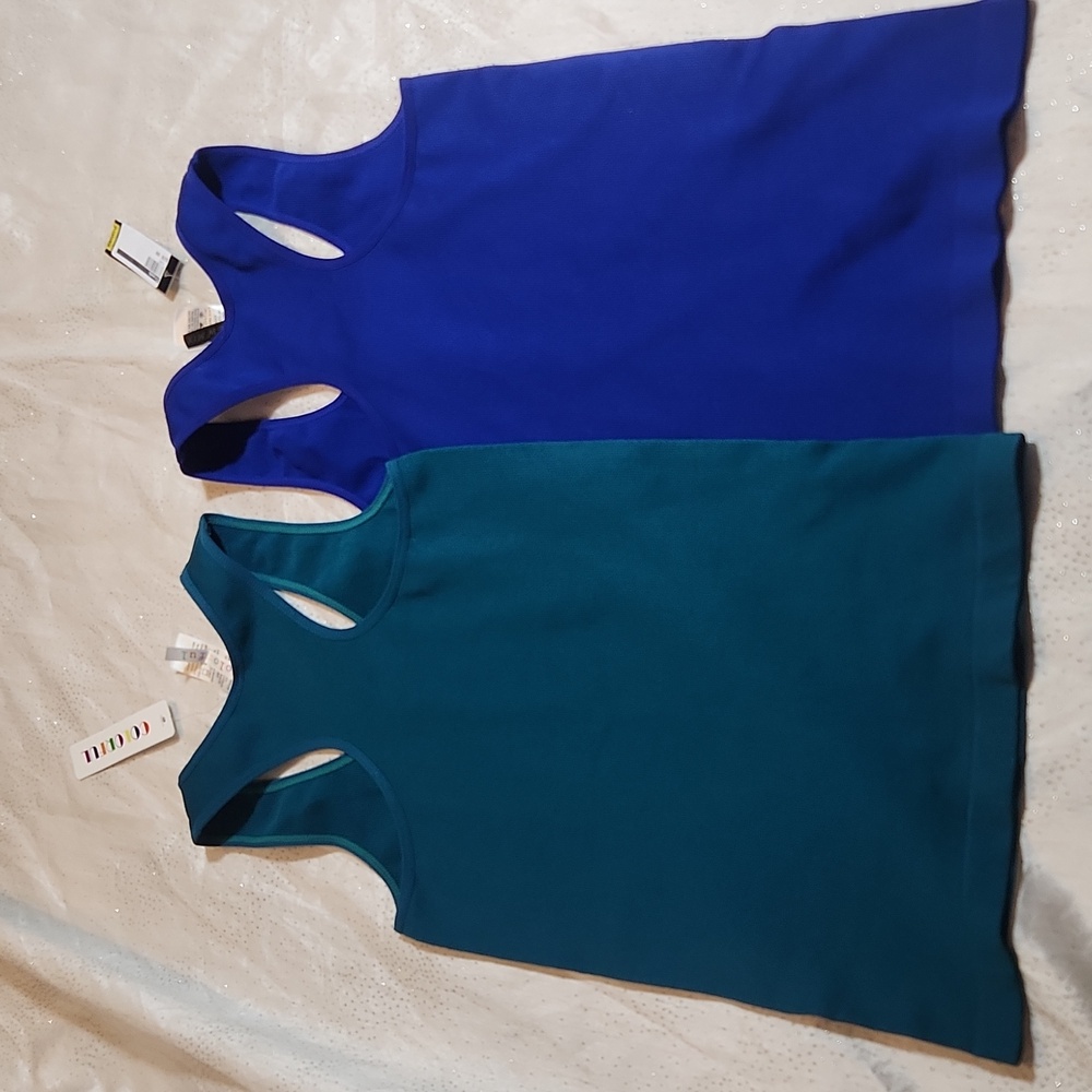 Colorful and new mix sleeveless tank top for women size S (2 pieces) - Picture 4 of 4